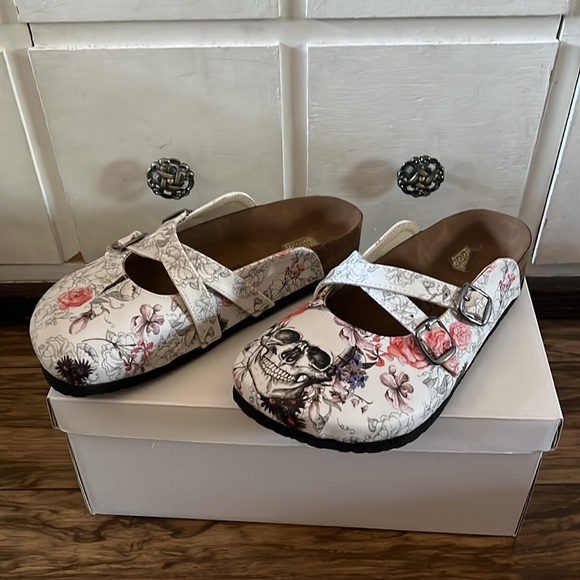 Cella-Painted floral Skull cross-strap mule white/pink design-NIB LAST PAIR!!! - Picture 4 of 10